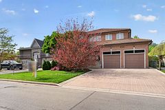 162 Codsell Avenue, Toronto, ON M3H 3W6