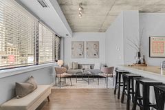 400 Wellington Street W 802, Toronto, ON M5V 0B5