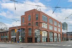 393 King Street E 404, Toronto, ON M5A 1L3