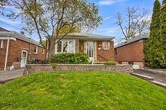 64 Nesbitt Drive, Toronto, ON M4W 2G3