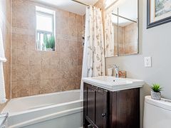 2550 Bathurst Street Suite 218, Toronto, ON M6B 2Z2