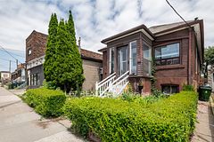 541 Vaughan Road, Toronto, ON M6C 2R2