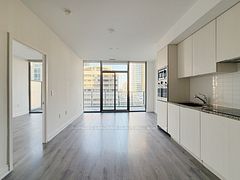 11 Wellesley Street W 501, Toronto, ON M4Y 0G4