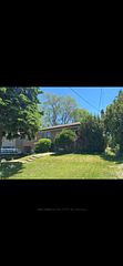17 Wedgewood Drive, Toronto, ON M2M 2H2