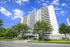10 Parkway Forest Drive 1008, Toronto, ON M2J 1L3