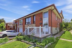 94 Muirhead Road, Toronto, ON M2J 3W4