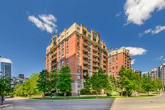 51 Harrison Garden Boulevard 202, Toronto, ON M2N 7G4