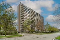 40 Godstone Road 806, Toronto, ON M2J 3C7