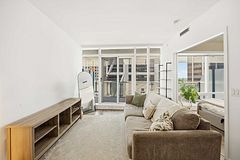 1 Bloor Street E 3308, Toronto, ON M4W 0A8