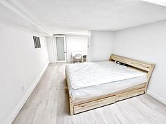 222 Robert Street 302, Toronto, ON M5S 2K7
