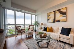 35 Brian Peck Crescent 1510, Toronto, ON M4G 0A5