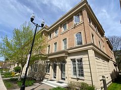 17 Hargrave Lane, Toronto, ON M4N 0A4