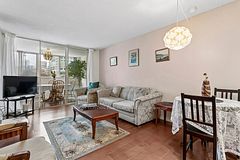 15 Maitland Place 204, Toronto, ON M4Y 2X3
