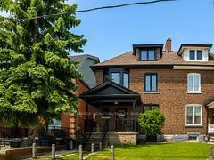 28 Beatrice Street 3rd Floor, Toronto, ON M6J 2T3