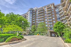 650 Lawrence Avenue W 725, Toronto, ON M6A 3E8