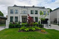 15 Sulgrave Crescent, Toronto, ON M2L 1W5