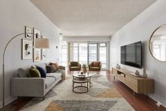 2191 Yonge Street 3209, Toronto, ON M4S 3H8