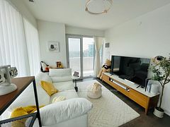 15 Holmes Avenue 2002, Toronto, ON M2N 0L4