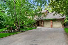 1 Vyner Road, Toronto, ON M2L 2N3