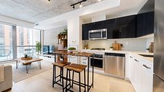 39 Brant Street 421, Toronto, ON M5V 0M8