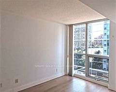 4978 Yonge Street 811, Toronto, ON M2N 7G8