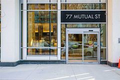 77 Mutual Street 1008, Toronto, ON M5B 2A9