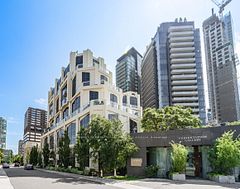 3 Mcalpine Street 207, Toronto, ON M5R 3T5