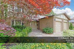 13 Elkpath Avenue, Toronto, ON M2L 2V9