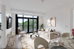 1 Strathgowan Avenue 403, Toronto, ON M4N 0B3