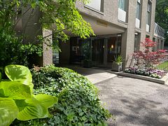 423 Avenue Road 8, Toronto, ON M4V 2H7