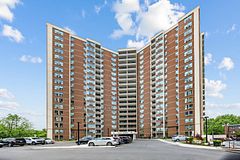 15 Vicora Linkway 401, Toronto, ON M3C 1A7