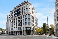 133 Hazelton Avenue 202, Toronto, ON M5R 0A6