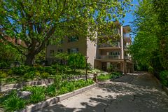 31 Rosedale Road 103, Toronto, ON M4W 2P5