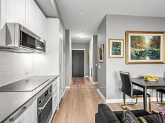 250 Lawrence Avenue W 703, Toronto, ON M5M 1B2
