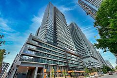 117 Broadway Avenue 1302, Toronto, ON M4P 1V3