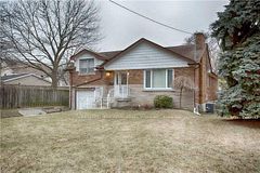 289 Burnett Avenue, Toronto, ON M2N 1W2