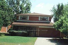 17 N Deerford Road, Toronto, ON M2J 3H9