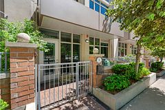 9 Bastion Street, Toronto, ON M5V 1A4