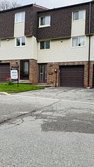 102 Jenny Wrenway Way, Toronto, ON M2H 2Z2