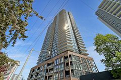 159 Wellesley Street E 908, Toronto, ON M4Y 0H5