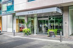 18 Yorkville Avenue 305, Toronto, ON M4W 3Y8