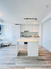 7 Grenville Street 4207, Toronto, ON M4Y 0E9
