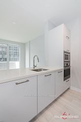 2221 Yonge Street 611, Toronto, ON M4S 0B8