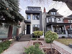 17 Hocken Avenue, Toronto, ON M6G 2K1