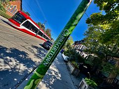 173 Carlton Street 2F, Toronto, ON M5A 2K3