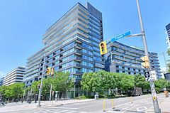 120 Bayview Avenue N817, Toronto, ON M5A 0G4