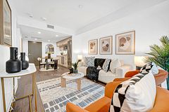 50 Mccaul Street 513, Toronto, ON M5T 1V9