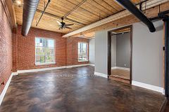426 Queen Street E 405, Toronto, ON M5A 1T4