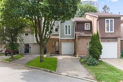 15 Clematis Road, Toronto, ON M2J 4X1
