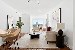 1001 Bay Street 2101, Toronto, ON M5S 3A6